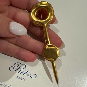 Gold tone vintage estate sale find brooch pin